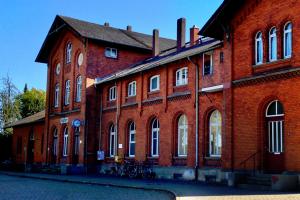 Der Sagehorner Bahnhof zum Anfang des Herbst 2013 - Die Bürgerinitiative Bahnhof Sagehorn setzt sich gegen eine Verlegung des Bahnhofes ein. 